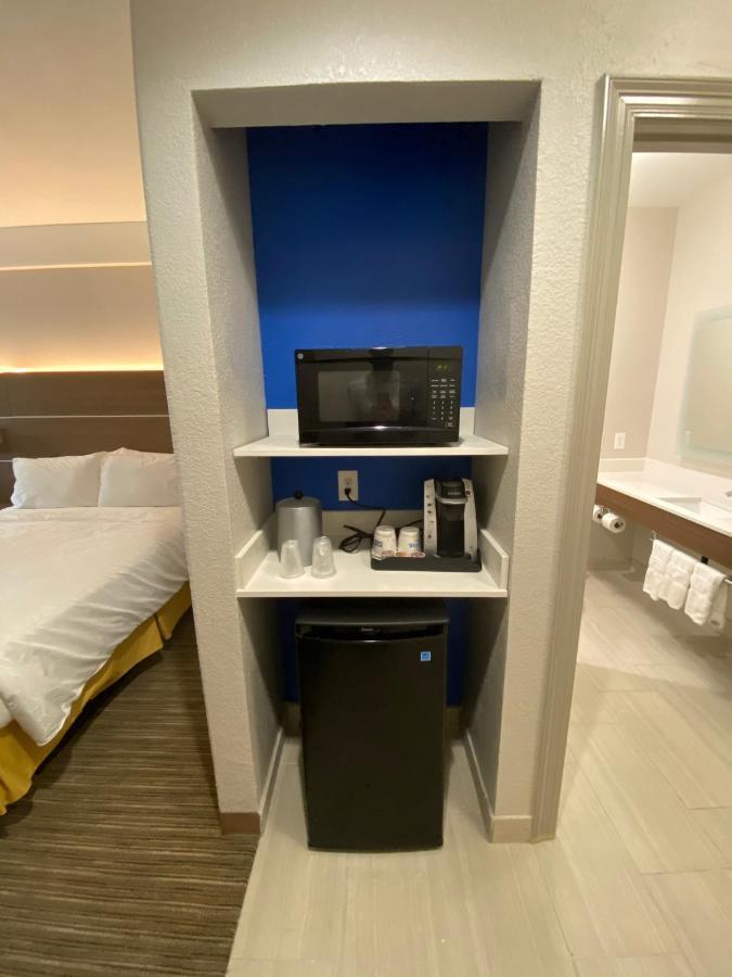 Express West-seawall By Ihg